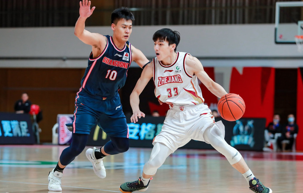 中欧体育登录-门兴格拉德巴赫训练开放日，今夜临场应变引欢呼，CBA常规赛在即，轮换策略成焦点的简单介绍